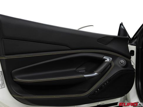 Used 2022 Ferrari F8 Tributo RWD image 28