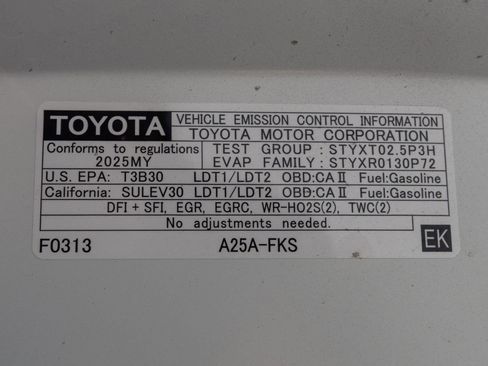 Used 2025 Toyota RAV4 XLE FWD image 37