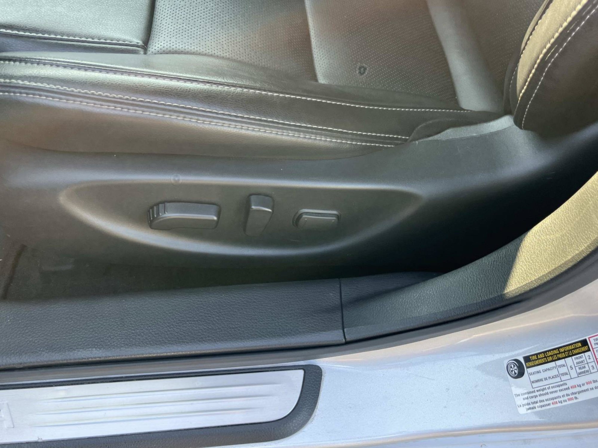 Used 2023 Nissan Maxima SV w/ Floor Mat Group FWD image 23