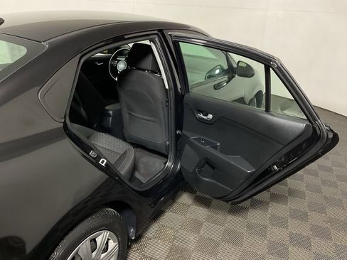 Used 2022 Kia Rio S image 31