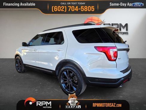Used 2018 Ford Explorer XLT w/ Equipment Group 202A image 4