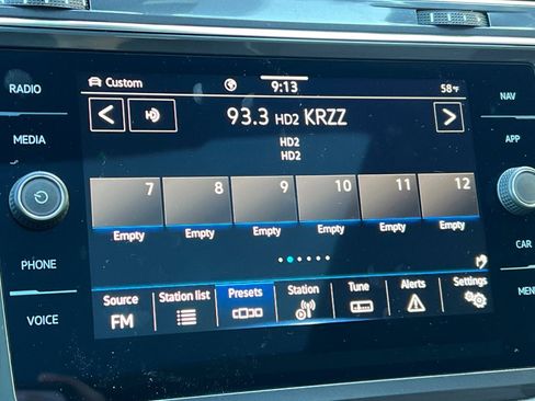 Used 2023 Volkswagen Tiguan SEL R-Line image 18