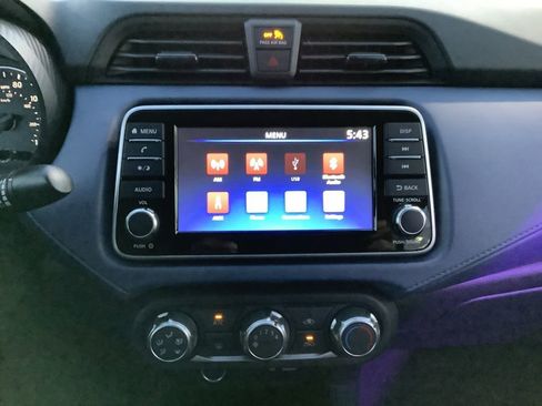 Used 2025 Nissan Versa SV w/ Trunk Package image 18