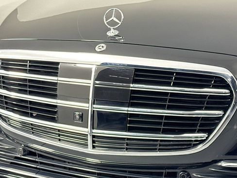 New 2025 Mercedes-Benz S 580 4MATIC Sedan image 12