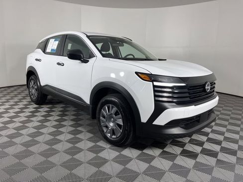 Used 2026 Nissan Kicks S image 2