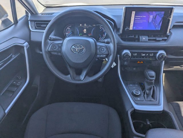 Used 2025 Toyota RAV4 LE AWD/4WD image 15