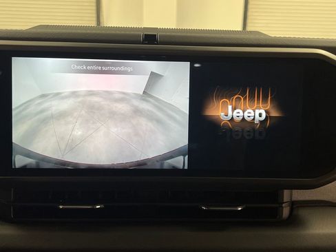 Used 2025 Jeep Wrangler Unlimited Sahara image 55