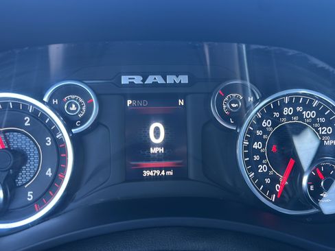 Used 2024 RAM 2500 Big Horn AWD/4WD image 13