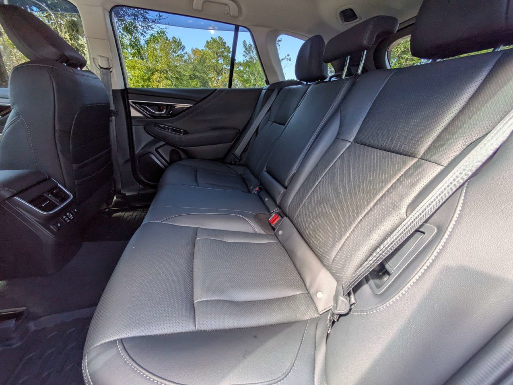 Used 2025 Subaru Outback Touring XT AWD/4WD image 14