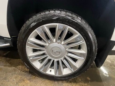 Used 2016 Cadillac Escalade Luxury image 31