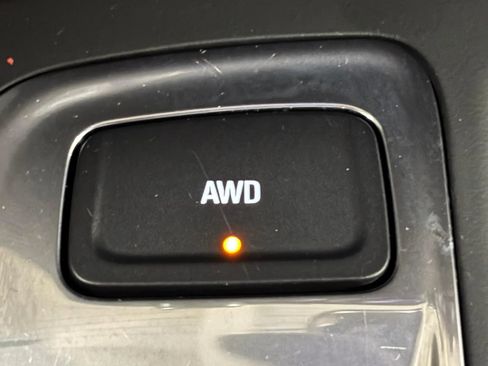 Used 2018 Chevrolet Equinox Premier AWD/4WD image 32