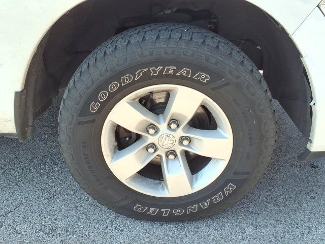 Used 2017 RAM 1500 Express AWD/4WD image 11