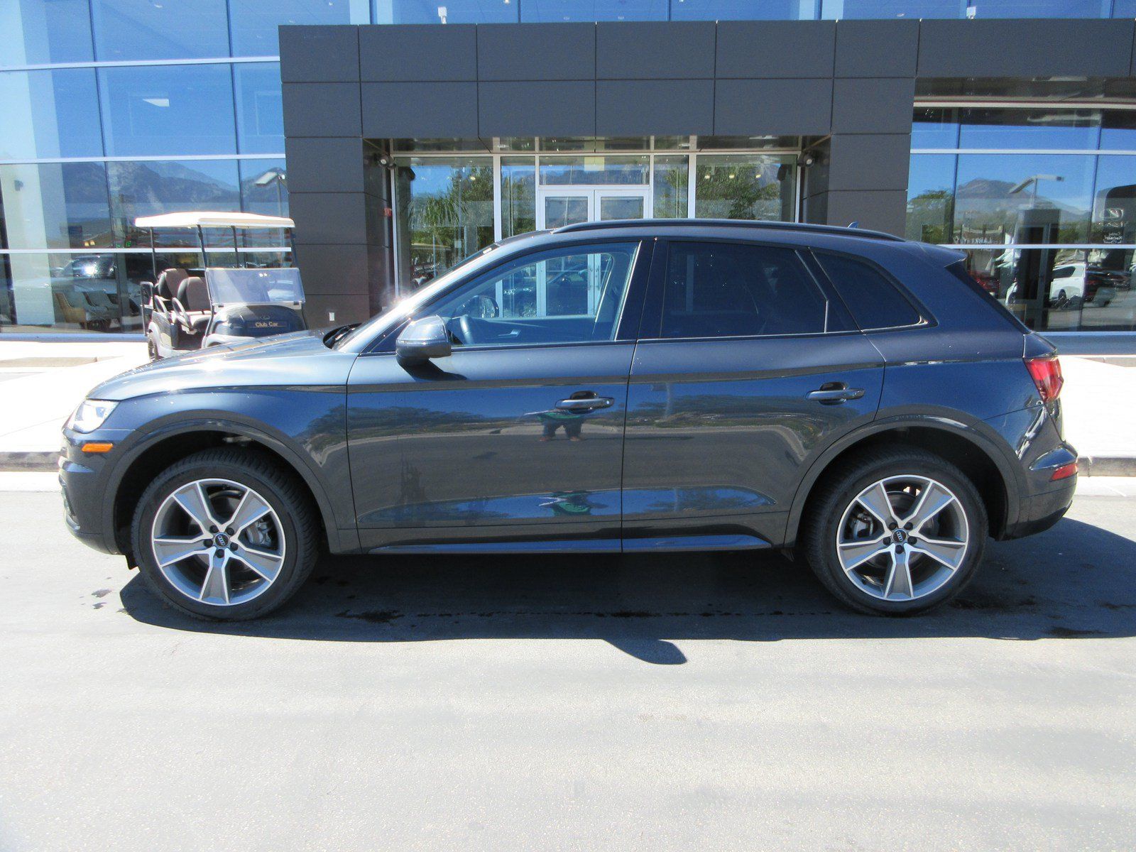 Used 2020 Audi Q5 2.0T Premium Plus w/ Premium Plus Package AWD/4WD image 3