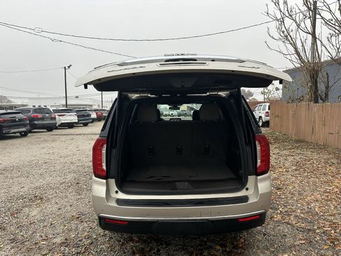 Used 2021 GMC Yukon SLT w/ SLT Premium Package image 5