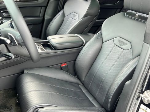 Used 2022 Bentley Bentayga image 16