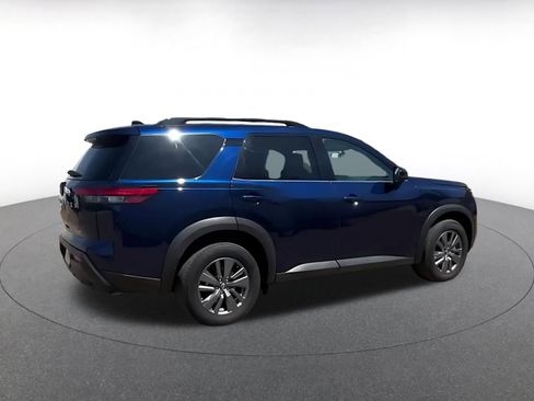 Used 2025 Nissan Pathfinder SV AWD/4WD image 14