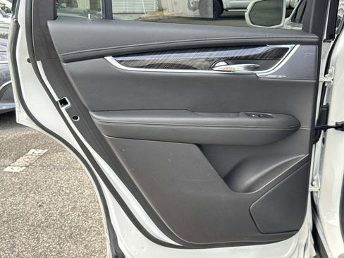 Used 2020 Cadillac XT6 Premium Luxury image 13