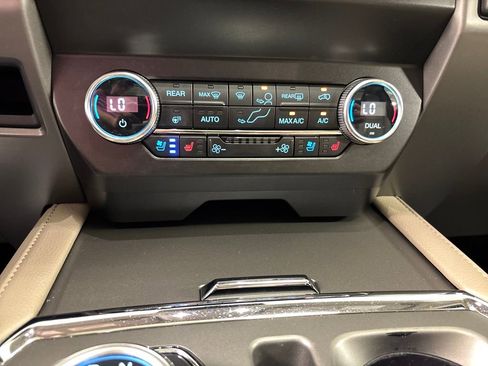 Used 2021 Ford Expedition Max XLT RWD image 39