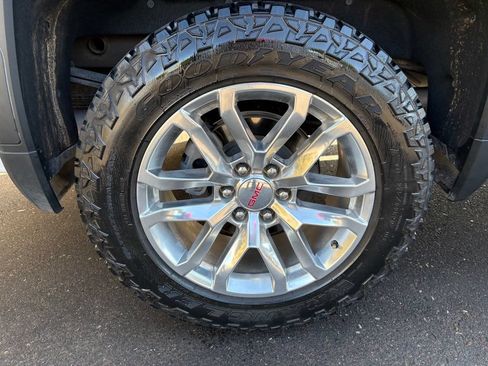 Used 2022 GMC Sierra 1500 SLT w/ SLT Premium Plus Package AWD/4WD image 4