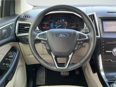Used 2019 Ford Edge Titanium FWD image 9