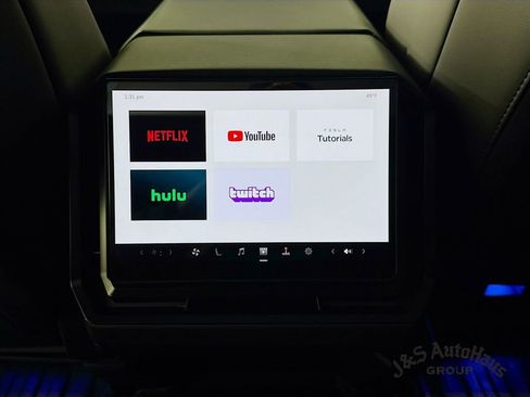 Used 2024 Tesla Cybertruck AWD Crew Cab image 33