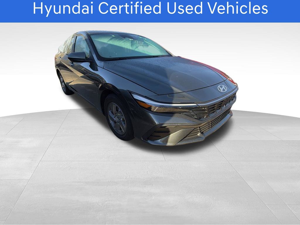 Used 2025 Hyundai Elantra SE FWD image 19