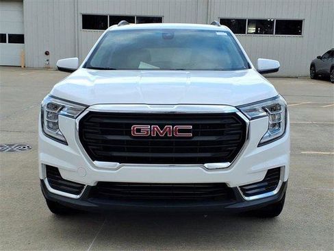 Used 2023 GMC Terrain SLE w/ Driver Convenience Package image 7