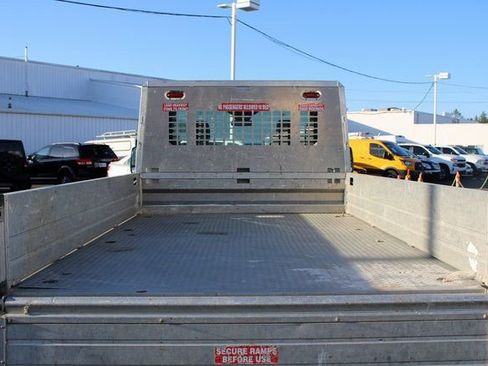 Used 2018 Ford Transit 250 Base image 17