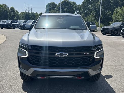Used 2023 Chevrolet Tahoe Z71 w/ Luxury Package AWD/4WD image 3