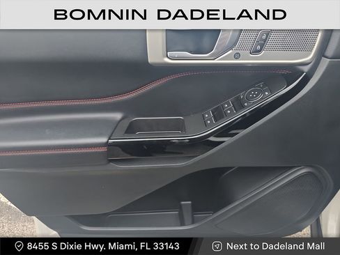 Used 2022 Ford Explorer ST-Line w/ Class IV Trailer Tow Package image 12