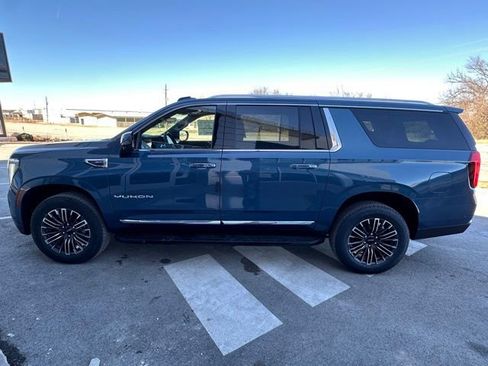 New 2026 GMC Yukon XL Elevation w/ Elevation Premium Package image 9
