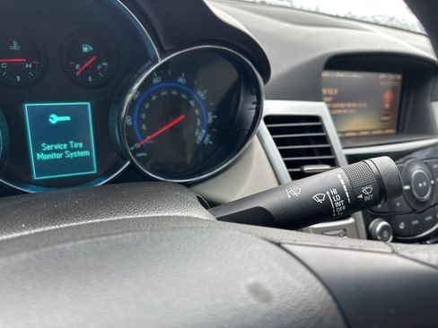 Used 2016 Chevrolet Cruze LT w/ Sun And Sound Package image 24