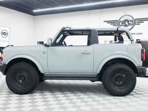 Used 2022 Ford Bronco Outer Banks w/ Sasquatch Package AWD/4WD image 9