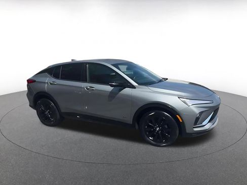 Used 2025 Buick Envista Sport Touring image 2