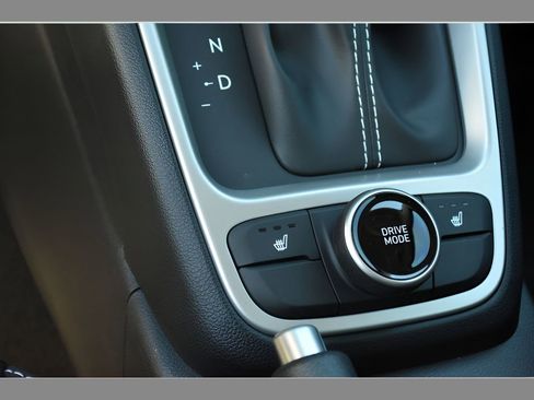 Used 2026 Hyundai Venue SEL image 23