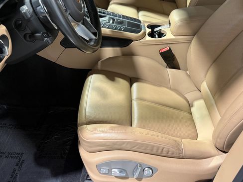 Used 2021 Porsche Macan S AWD/4WD image 21