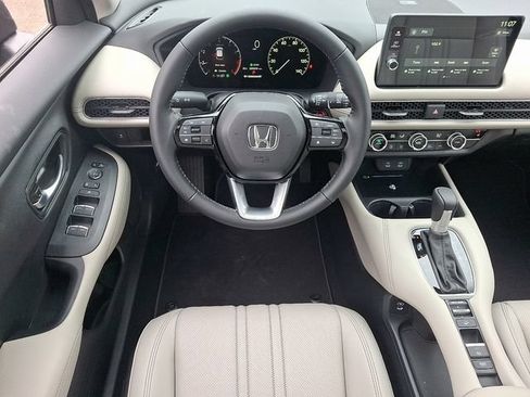 Used 2026 Honda HR-V EX-L image 8