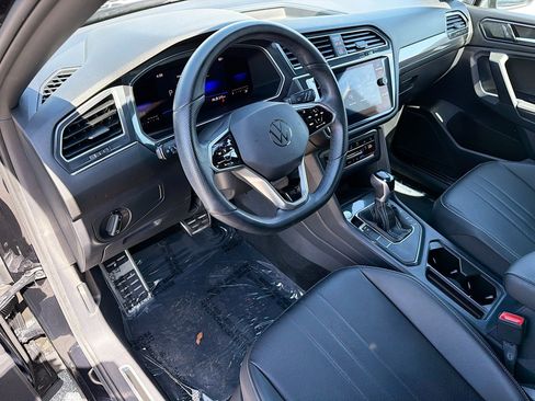 Used 2023 Volkswagen Tiguan SE R-Line FWD image 24