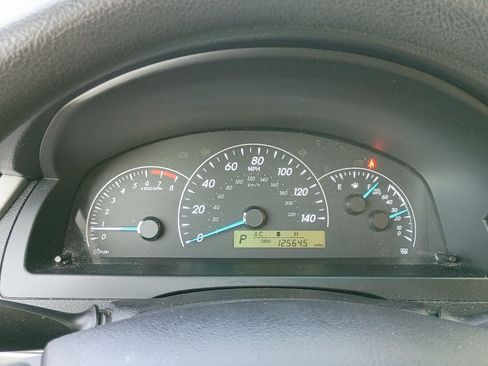 Used 2014 Toyota Camry FWD image 17