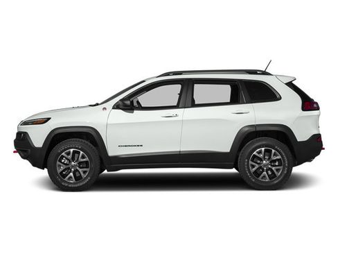 Used 2014 Jeep Cherokee Trailhawk w/ Cold Weather Group AWD/4WD image 3