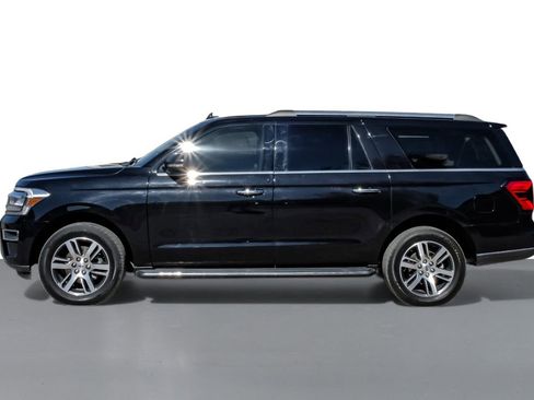 Used 2022 Ford Expedition Max Limited image 9