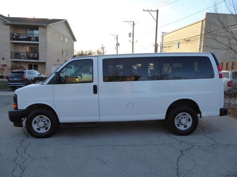 Used 2017 Chevrolet Express 2500 LS image 4