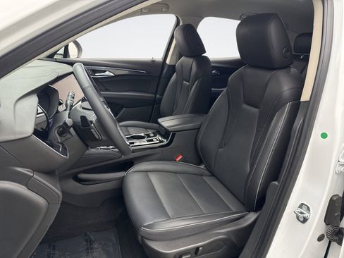 Used 2023 Buick Envision Essence image 11