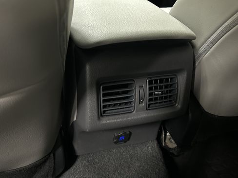 Used 2024 Toyota Camry SE w/ Cold Weather Package FWD image 27