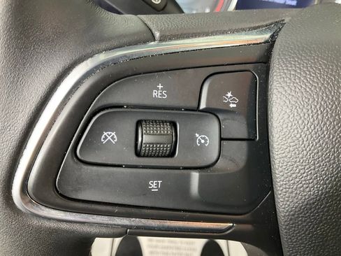 Used 2021 Buick Encore GX Select image 17