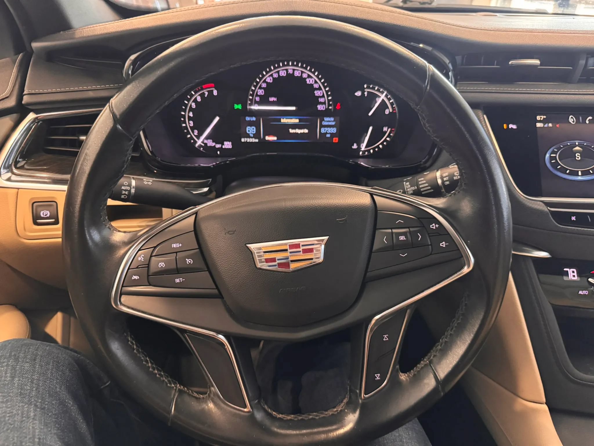 Used 2019 Cadillac XT5 FWD image 43