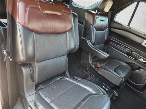 Used 2021 Ford Explorer Platinum AWD/4WD image 17