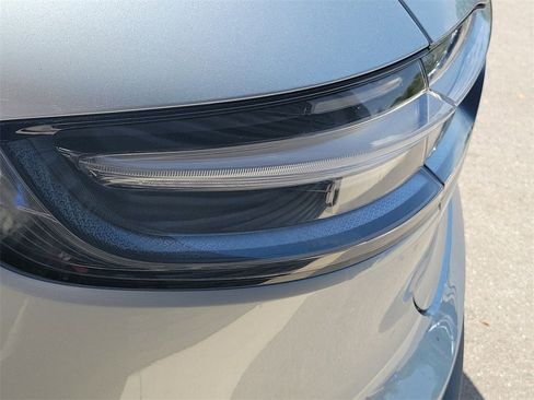 Used 2025 Porsche Macan image 16