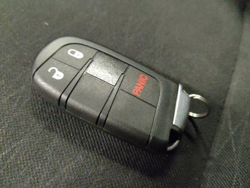 Used 2020 Dodge Durango SXT w/ 3rd Row Seating Group RWD image 32