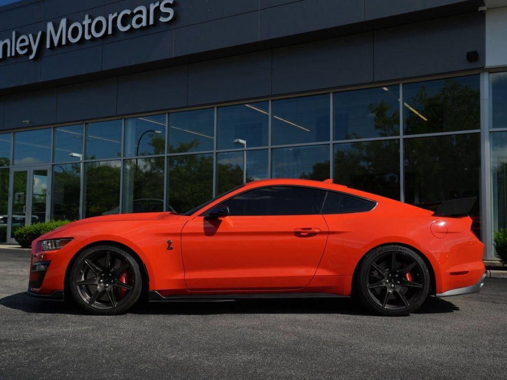 Used 2022 Ford Mustang Shelby GT500 w/ Carbon Fiber Track Pack RWD image 11